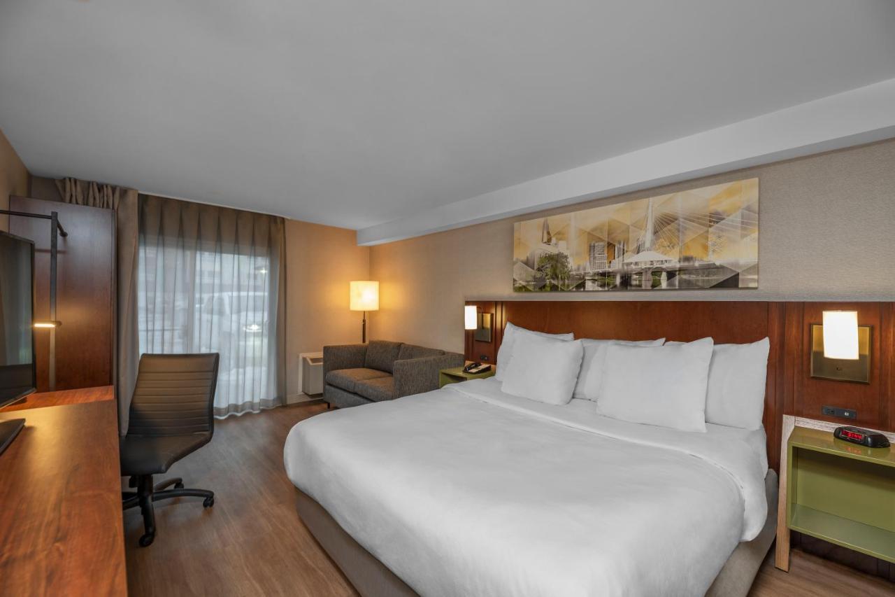 Comfort Inn Airport Winnipeg Buitenkant foto