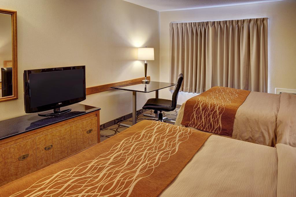 Comfort Inn Airport Winnipeg Buitenkant foto