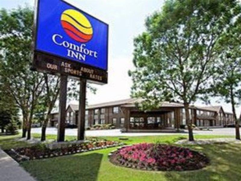 Comfort Inn Airport Winnipeg Buitenkant foto